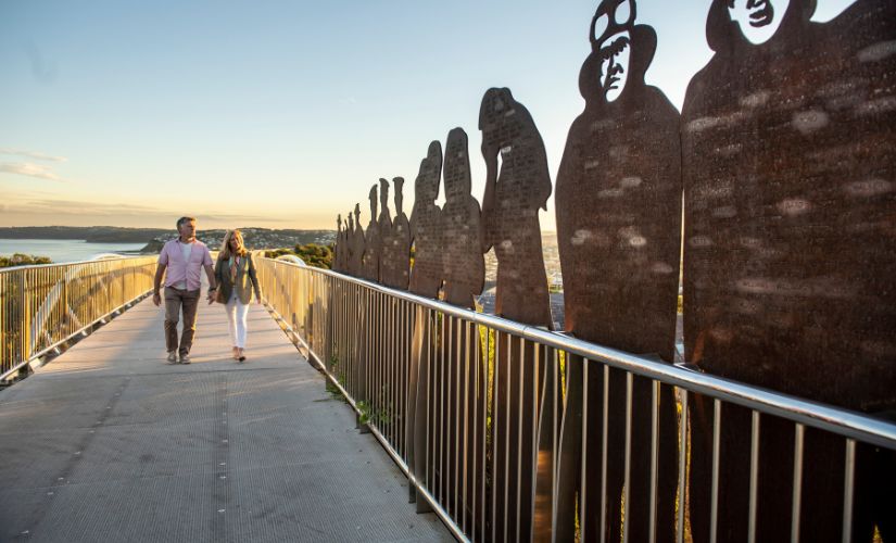 Steel silhouettes - ANZAC Memorial Walk, Newcastle © Destination NSW